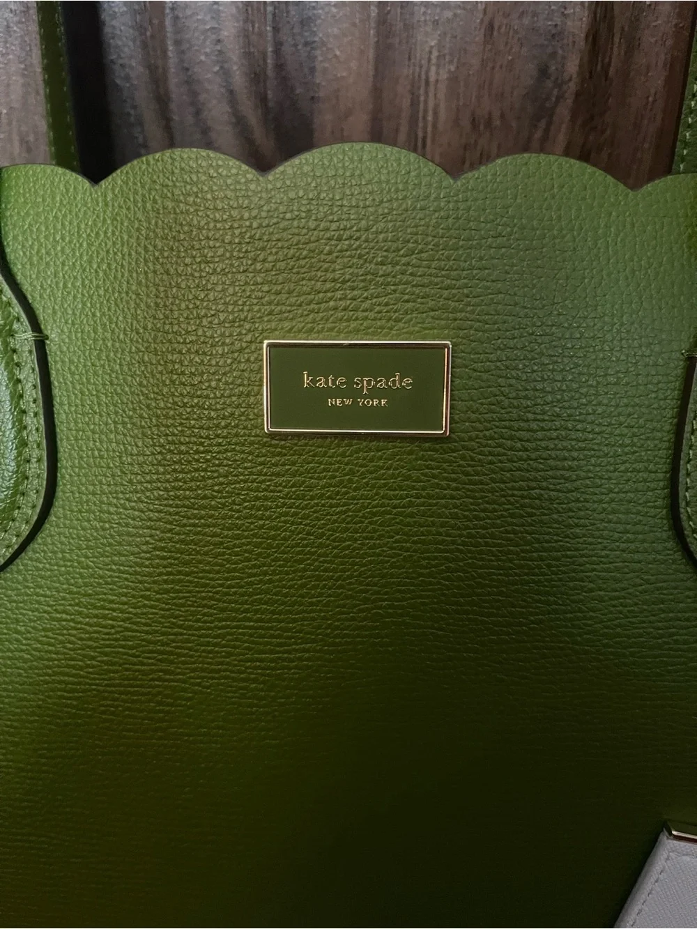 kate spade green scallop-edge tote with white tag